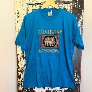 Vintage Thailand embroidered floral souvenir puffy elephant T-shirt.unisex XL.